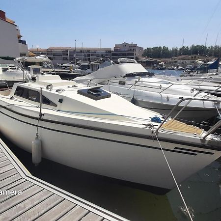 Nuit Insolite A Bord De L'Enata Un Voilier A Quai Sur La Marina De St Cyprien Saint-Cyprien  Eksteriør billede